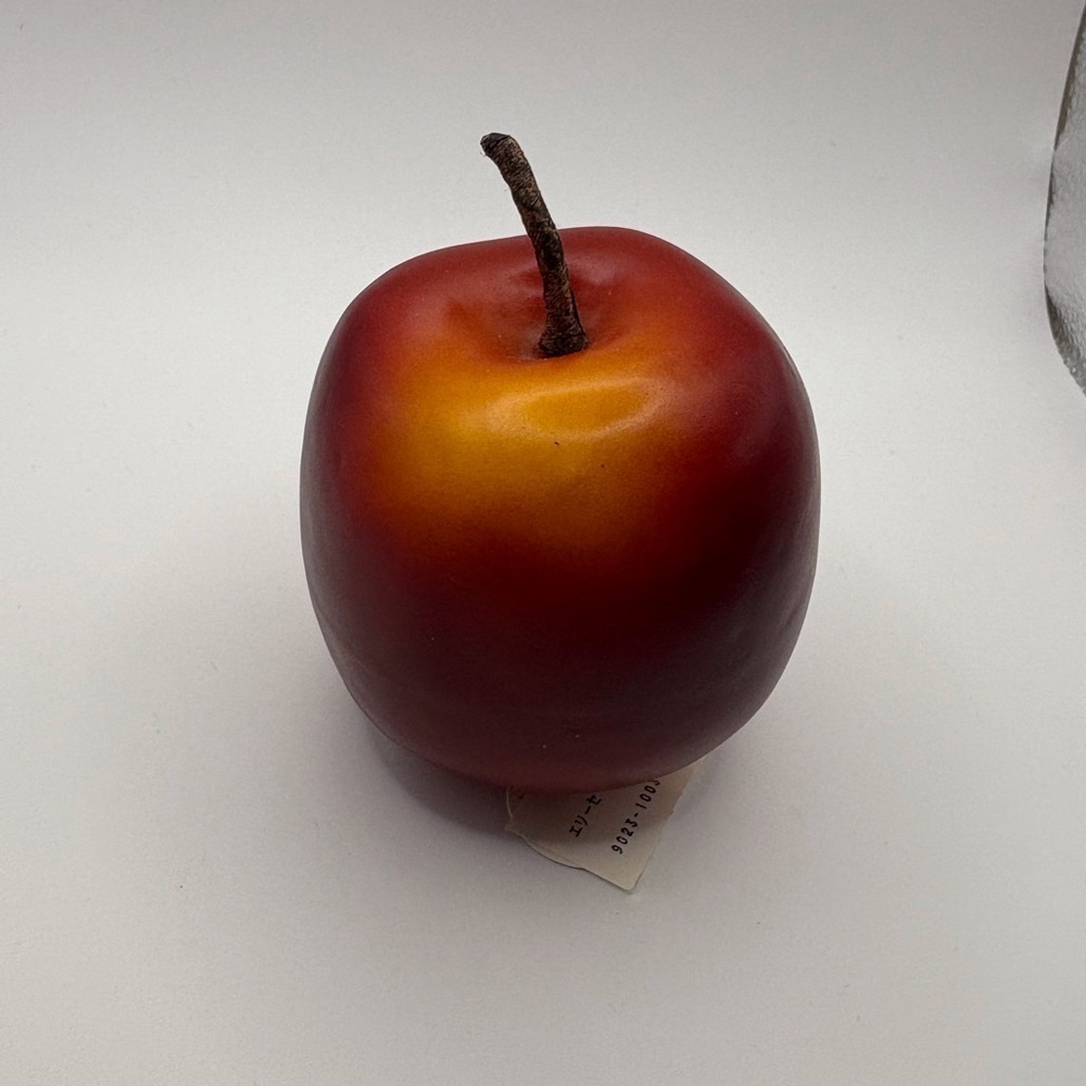 (179)Decorative Red Apple Musical 🎶 Figurine